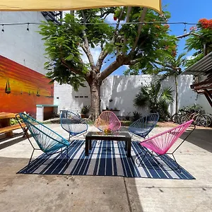 The Boat House Hostal Cancún